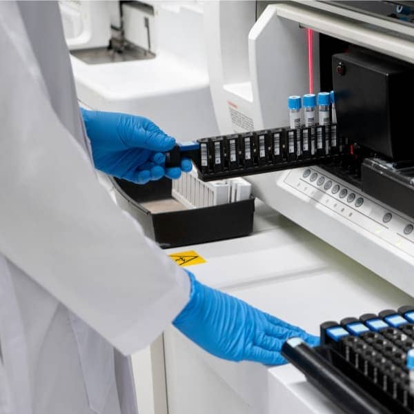 Hệ thống phòng lab hiện đại tại trung tâm ADNVIETNAM